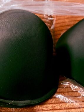 Victoria's Secret Black Bra 40DD NWT